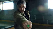 Hal Jordan, played by Kyle Chandler, pointing his power ring at something offscreen